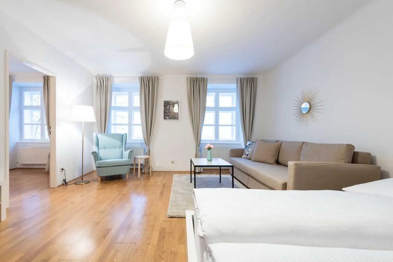Beautiful City Apartment At Famous Ballgasse Vienna