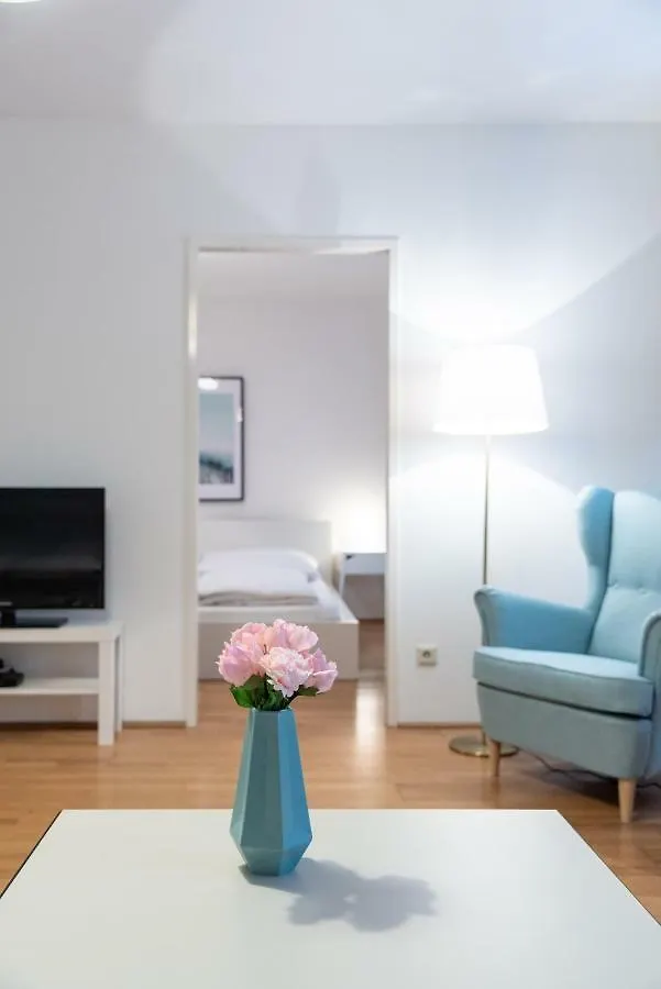 Beautiful City Apartment At Famous Ballgasse Vienna