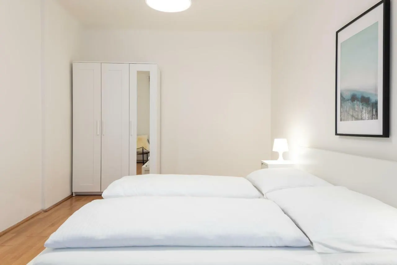 Beautiful City Apartment At Famous Ballgasse Vienna
